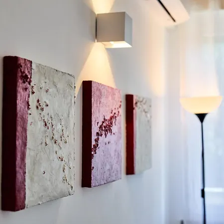 Vanvitelli Lifestyle 2 Bedrooms Parking And شقة